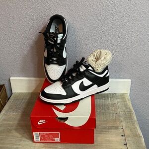 NWT Nike Dunk Low Shoes-White/ Black  Sz 7.5 W & 9 M